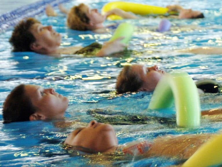 אימונים בבריכה לשיפור שיווי המשקל