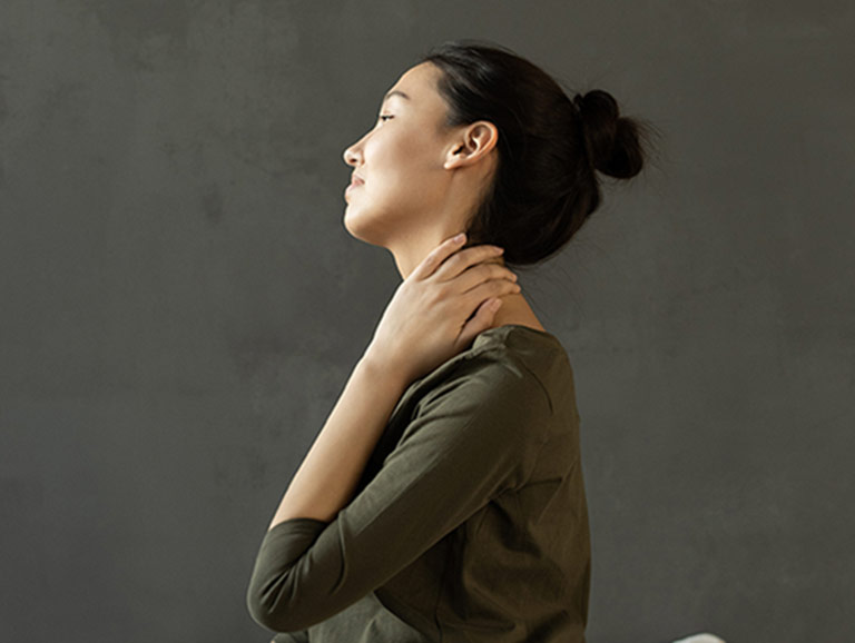 כאב צוואר עם או בלי השלכות כאב